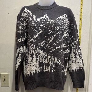 Abercrombie & Fitch Mountain Pattern Sweater - Gray and White